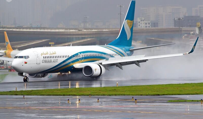 خلل فني يُغير مسار رحلة للطيران العماني