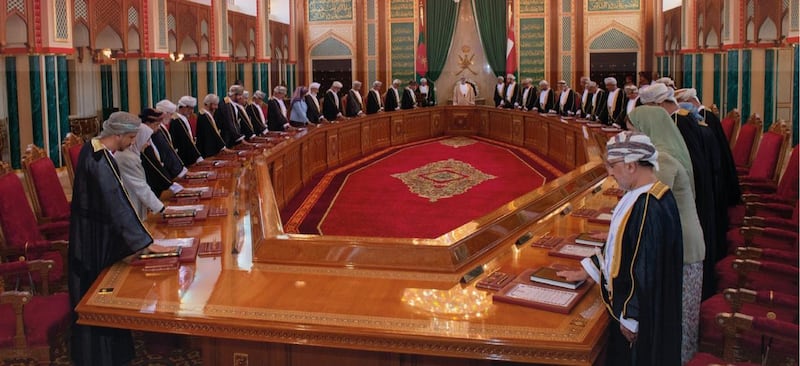 “سنشدّ عضدك بأخويك”: أسعد وشهاب يؤديان القسم في مجلس الوزراء