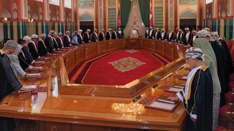 “سنشدّ عضدك بأخويك”: أسعد وشهاب يؤديان القسم في مجلس الوزراء