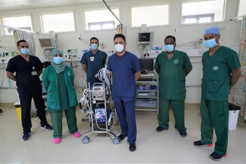 مستشفى جامعة السلطان قابوس يعالج امرأة خمسينية بتقنية جديدة