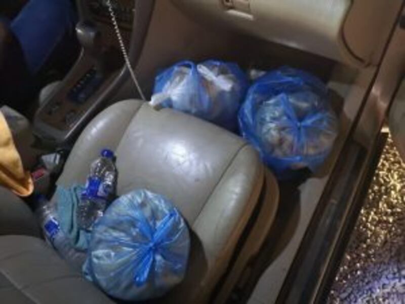 ضبط وافدين يوزعون وجبات غير مرخصة في الخابورة