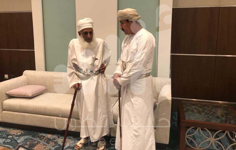 المفتي العام للسلطنة يؤسس مؤسسة وقفية ووزير المكتب السلطاني يدشنها