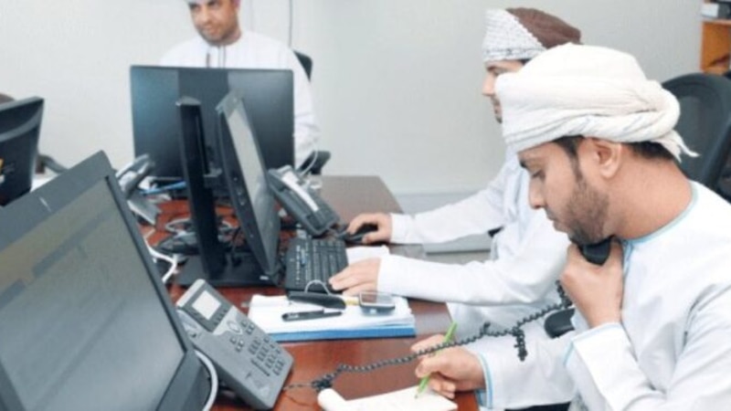 بعد اعتماد مجلس الوزراء وتعميم بلدية مسقط؛ هل ستتجه بقية الجهات إلى إيقاف طلبات النقل والندب والإعارة؟