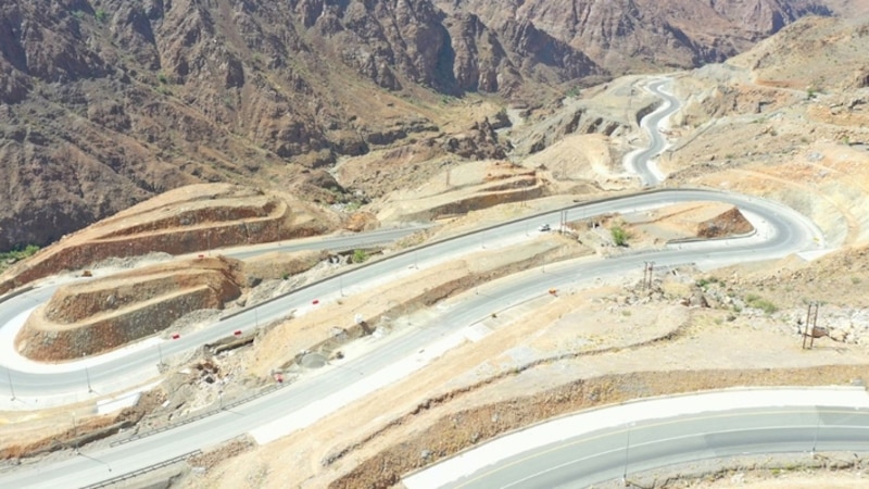 بعد توقفه: توضيح حول بدء العمل في طريق (الخد ـ شام) الجبلي