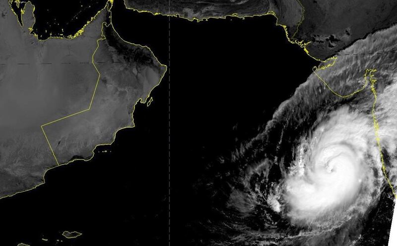 توقعات بارتفاع موج البحر بسبب كيار