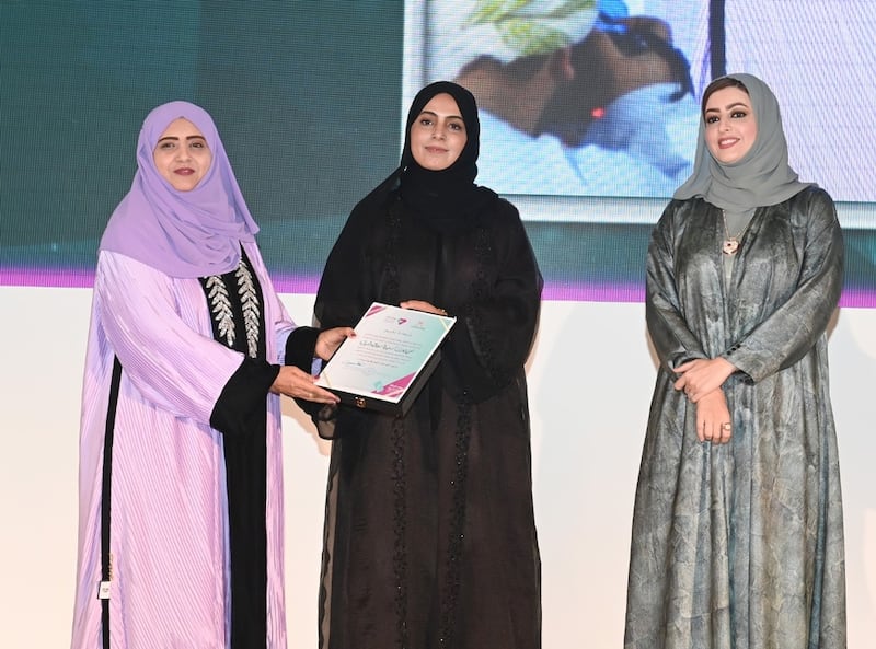 تكريم 30 امرأة، هل تعرف إحداهن؟