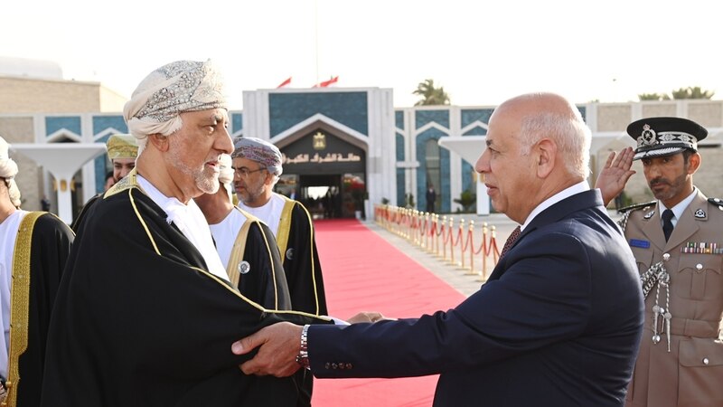 سمو السيد شهاب يعود إلى البلاد