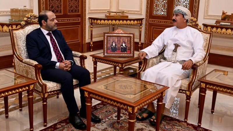 وزير المكتب السلطاني يستقبل السفير الباكستاني