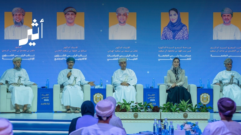 في أول لقاء إعلامي لجامعة السلطان قابوس: إليك أبرز ما قاله رئيسها ونائباه