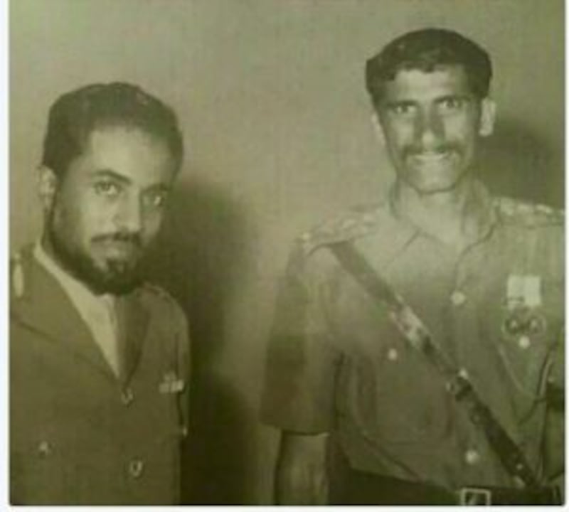 من هو العُماني الذي كرّمه الرئيس المصري بوسام الشجاعة؟