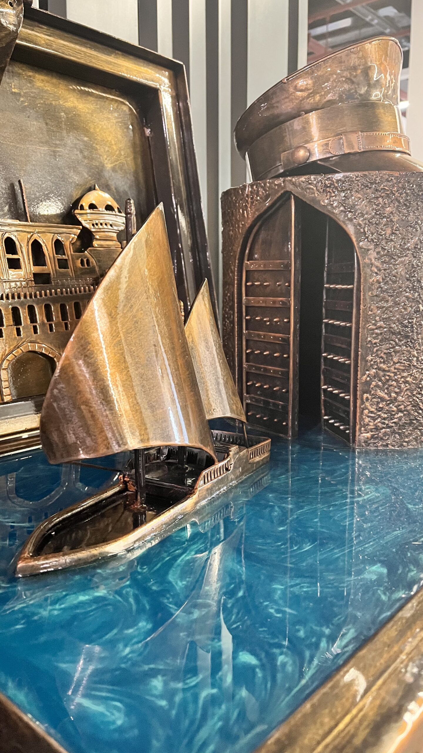 بالصور: “أعز الرجال وأنقاهم” منحوتة فنية فريدة من نوعها