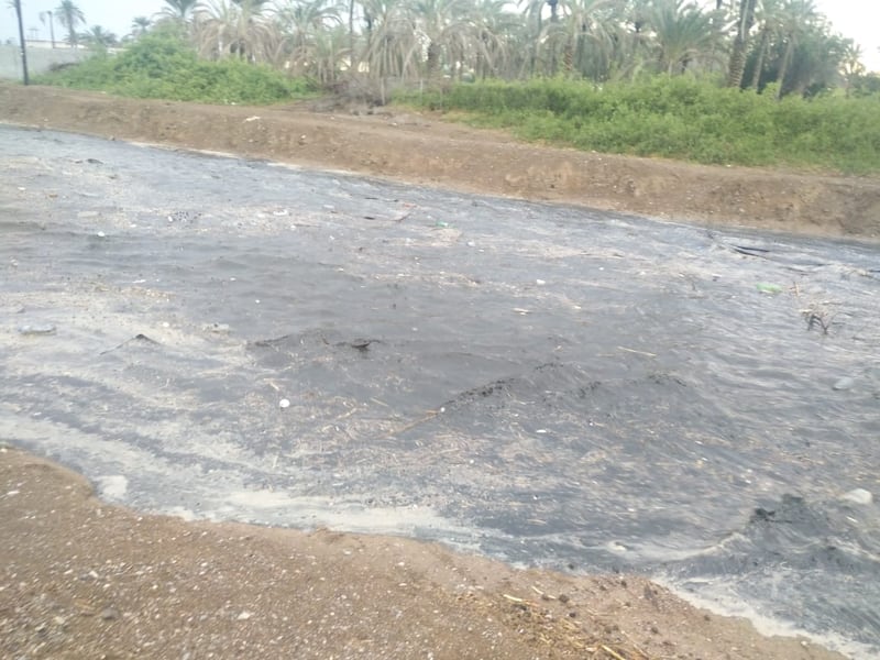 بالصور: وادٍ أسود في الخابورة ومواطنون مُتفاجِئون