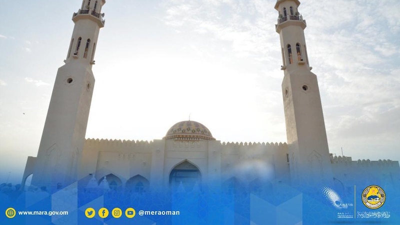 الأوقاف توضح حول الصور المتداولة من افتتاح مسجد الصحابة في عبري