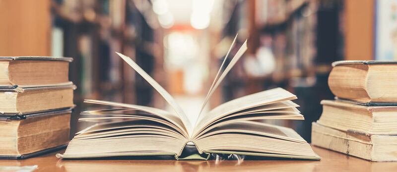 بعد قراءتك لهذه المجموعة القصصية، كم شخصًا تعرف مثل “الدكتور نازل”؟