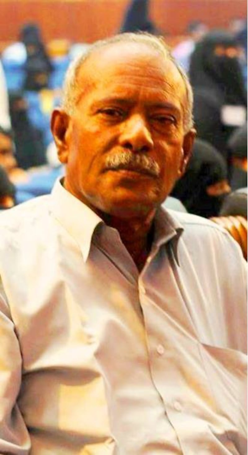 الشاعر والناقد مبارك سالمين متحدثًا لـ “أثير” عن وضع اليمن: مأساة حقيقية بكل المقاييس