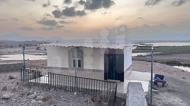 قبر في صور يُتردَّد عليه كثيرًا؛ فما قصته؟