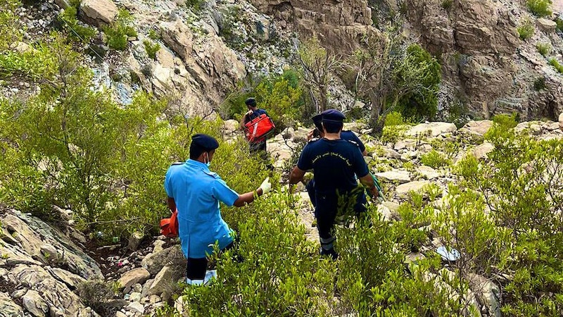 سقوط مواطن من مرتفع جبلي