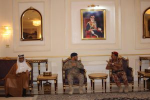 بالصور: رؤساء الأركان الخليجيون يصلون السلطنة