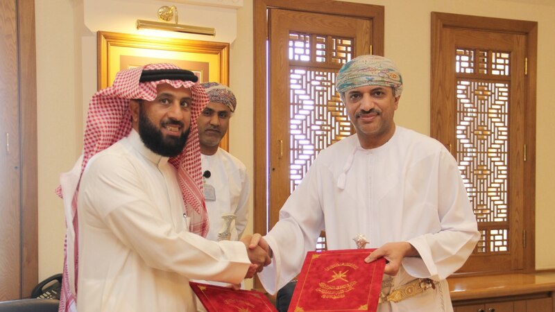 تدريب أكثر من ٤٠ طالبًا سعوديًا في كلية مهنية بالسلطنة