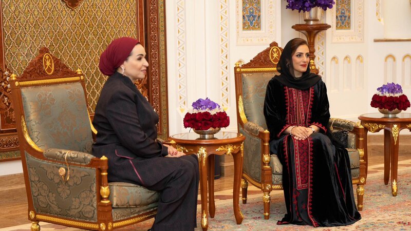 لقاء بين السيدة الجليلة وحرم الرئيس المصري
