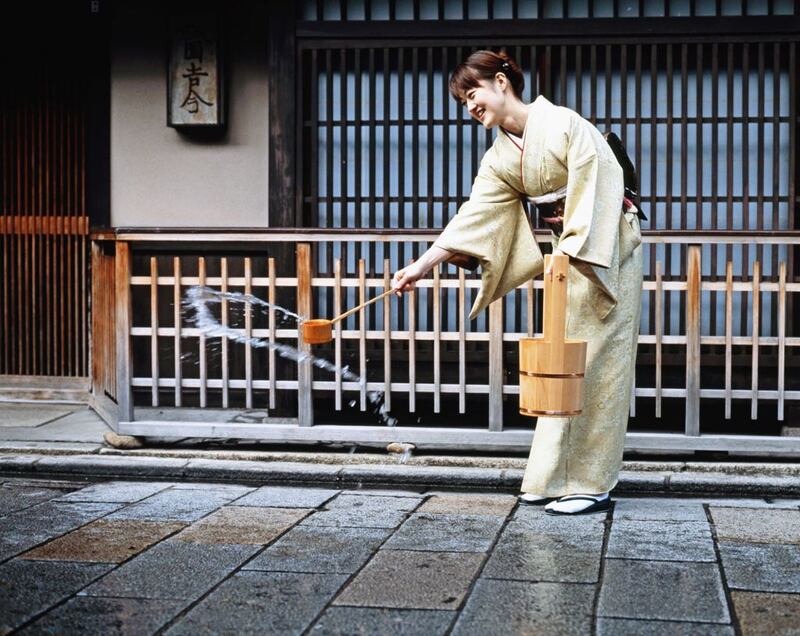 السفير الياباني يكتب عبر “أثير”: استمتع بفصل الصيف بحواسك الخمس