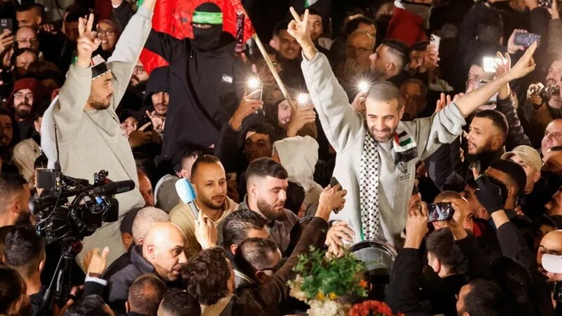 رغم التزام حماس: الاحتلال يؤجل الإفراج عن الأسرى الفلسطينيين حتى إشعار آخر