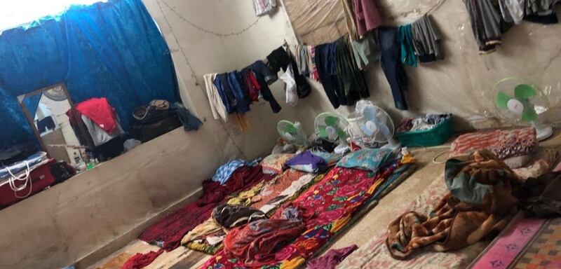 بالصور: مداهمة سكن عزاب في السيب