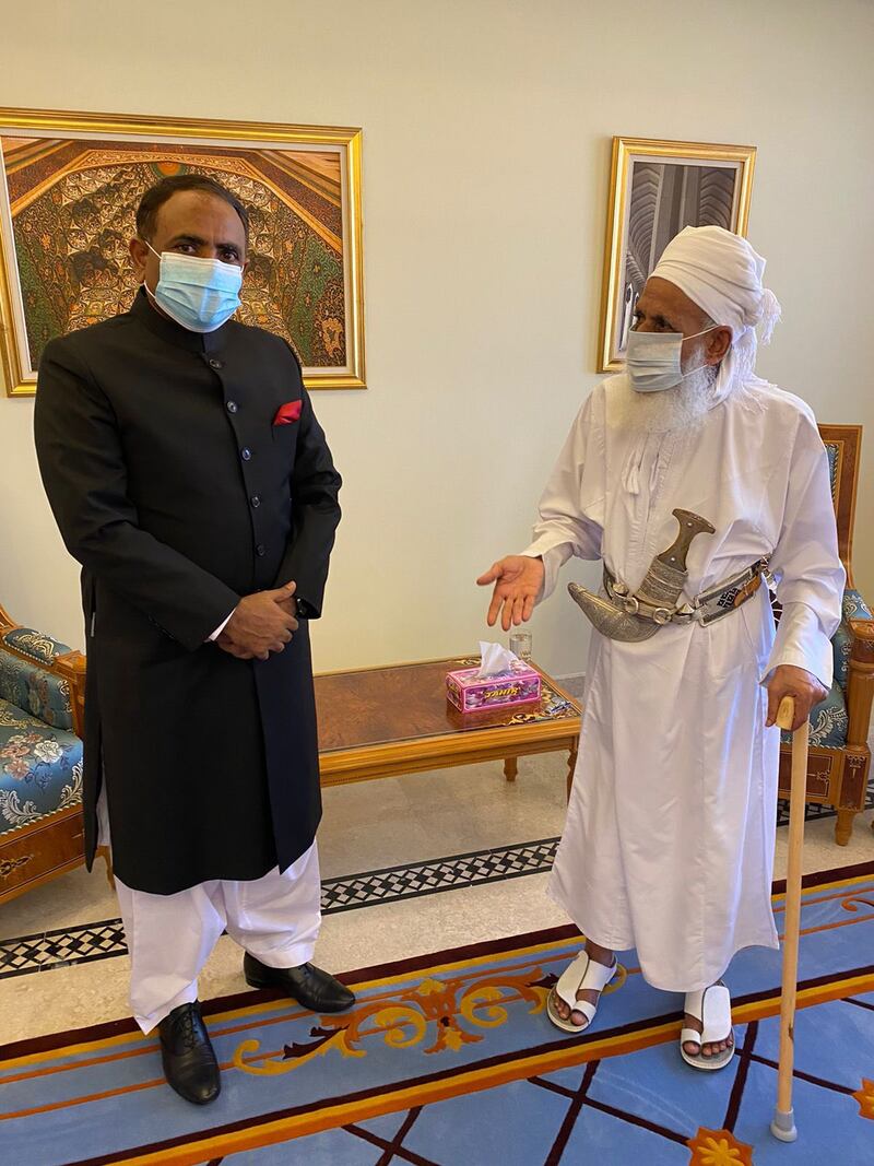 بالصور: السفير الباكستاني يزور سماحة الشيخ الخليلي