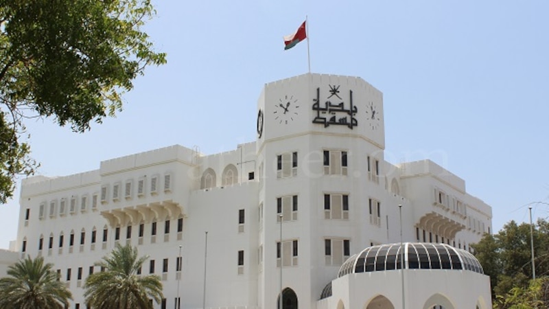إغلاق كلي لشارع في مسقط