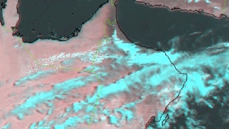 الأرصاد: أمطار على جبال الحجر وفرص لسحب ممطرة على محافظتين