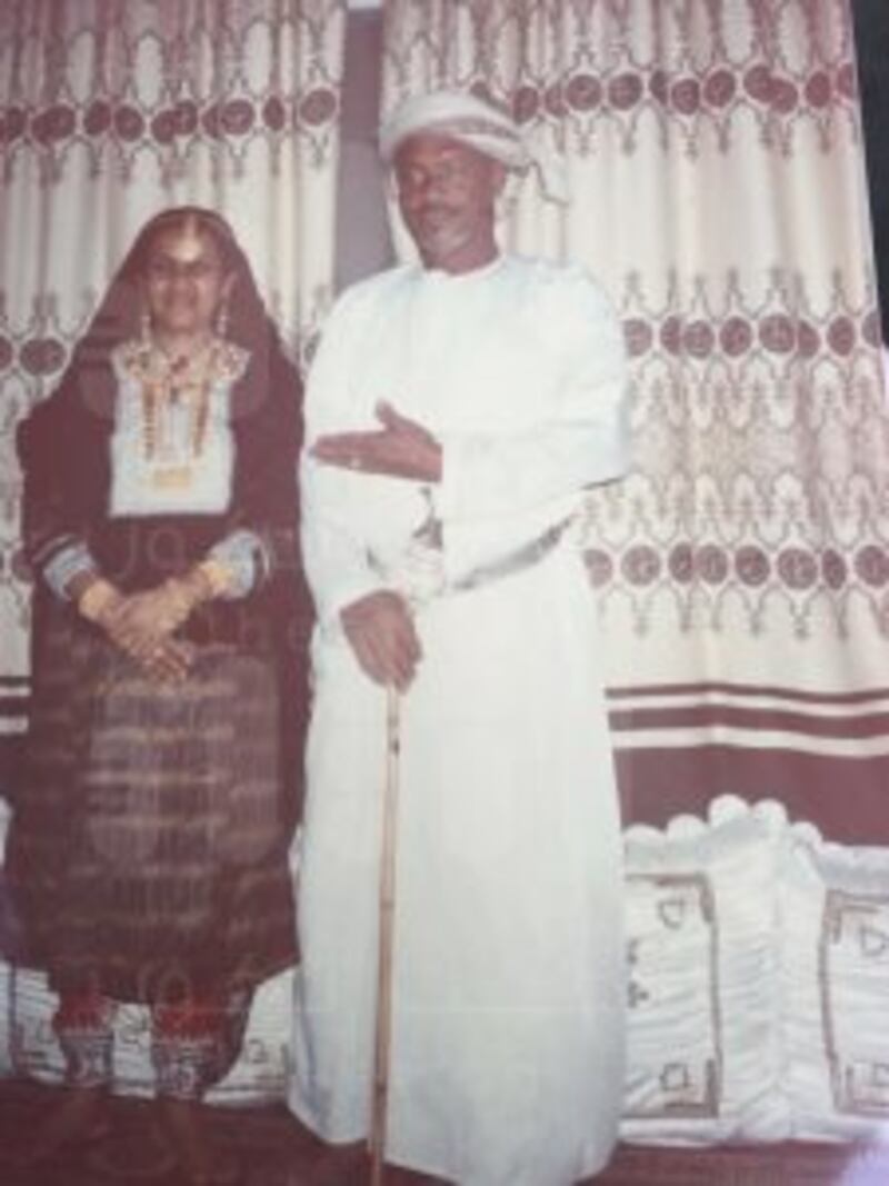 قمريٌ نصفه الآخر في صور العُمانية.. تعرّف على قصته