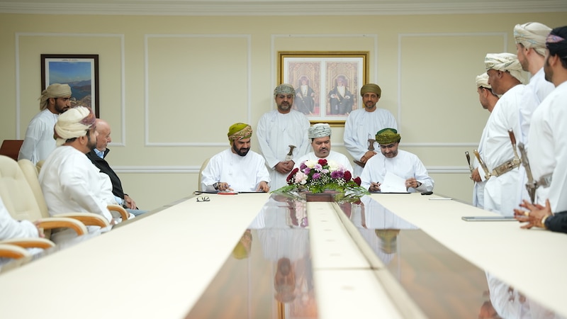 إطلاق مشروع اليخت السياحي، بنك التنمية يموّل قطاعات السياحة والثروة السمكية في مسندم