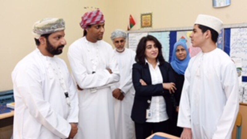 الغاز العمانية تدعم معهد عمر بن الخطاب للمكفوفين