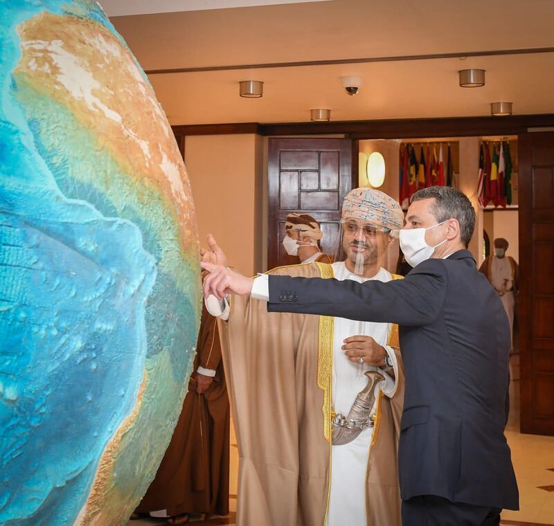 مباحثات سياسية بين السلطنة وسويسرا