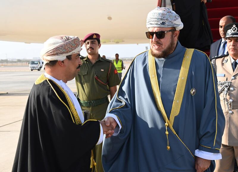 سمو السيد أسعد يعود للبلاد