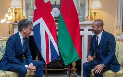 السيد بدر البوسعيدي يبحث مع نظيره البريطاني العلاقات الثنائية ومستجدات المنطقة