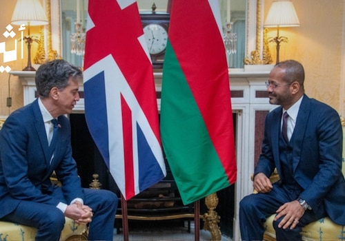 السيد بدر البوسعيدي يبحث مع نظيره البريطاني العلاقات الثنائية ومستجدات المنطقة