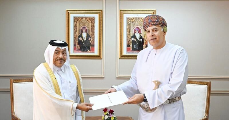 السفير القطري الجديد يسلم أوراق اعتماده