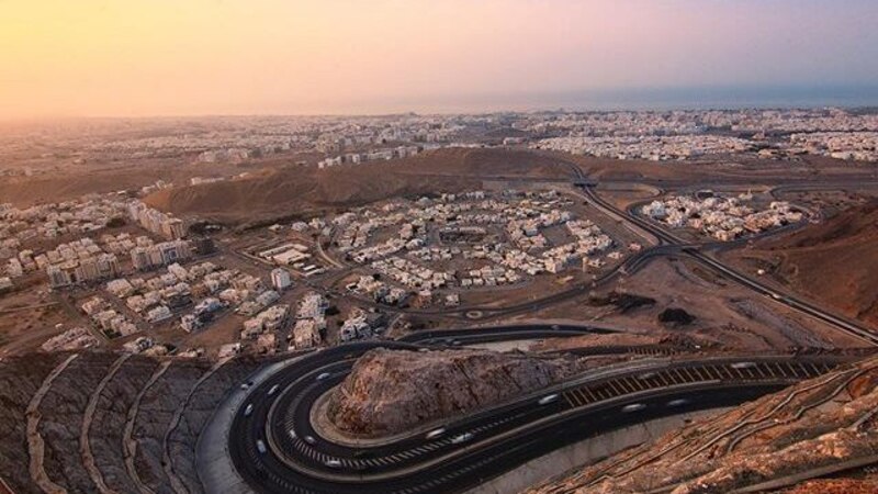 بعد انهيار جبلي في العامرات.. إصدار توضيح
