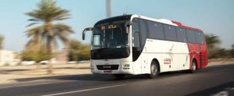 “مواصلات” تصدر بيانًا حول احتراق إحدى حافلاتها