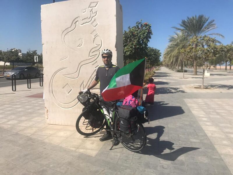 ينطلق من مسقط: كويتي يطوف بـ “الود والوئام” بين دول الخليج بدراجة هوائية