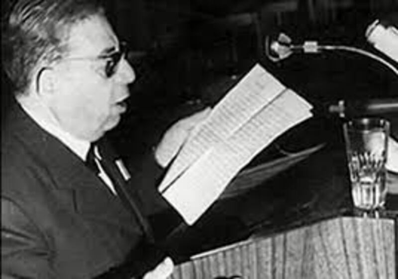 قامات مضيئة عبر “أثير”: مفدي زكريا؛ شاعر الثورة الجزائرية ورمز المغرب العربي