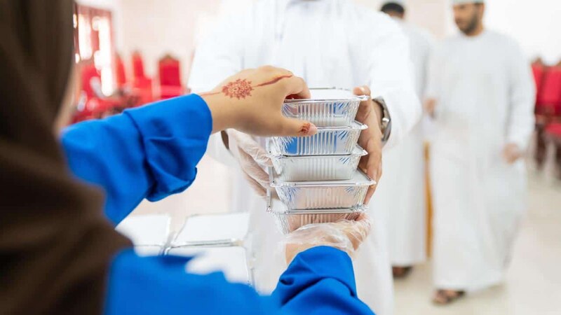 تلاحم وتراحم: طلاب يوفرون أكثر من 300 وجبة إفطار يوميًا للطلبة المعسرين