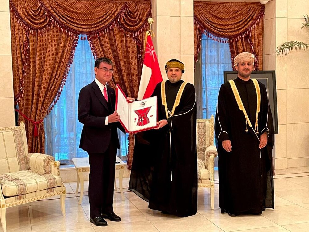 جلالة السلطان يمنح عددًا من الأوسمة