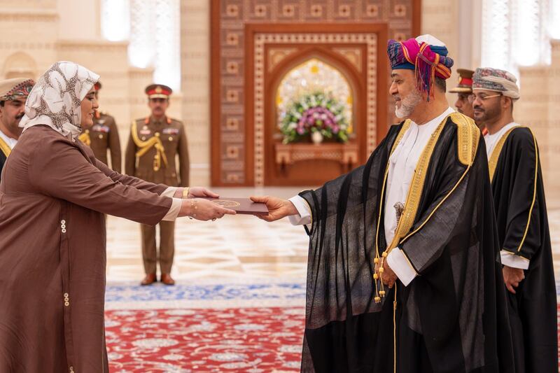 لجلالة السلطان: تعرف على أسماء السفراء الذين قدموا أوراق اعتمادهم