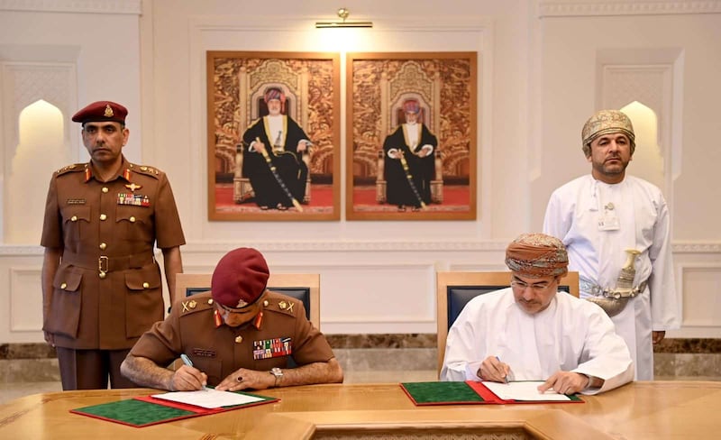 برامج تعاون بين “العمل” و “الدفاع” لتدريب وتوظيف الباحثين عن عمل