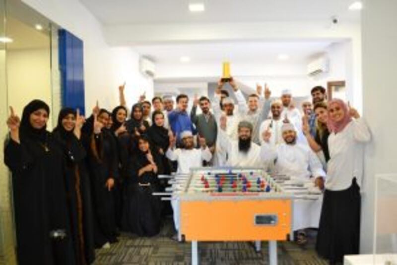 قصة شاب عُماني من دكان صغير إلى أفضل وكالة عقارية بالسلطنة قيمتها ملايين الريالات