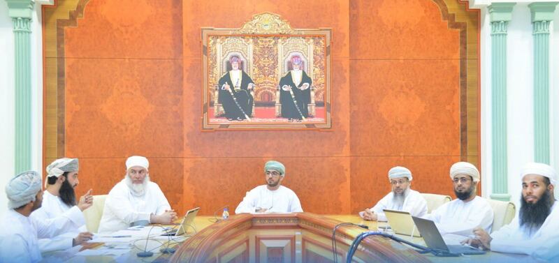 اللجنة الرئيسية للأوقاف وبيت المال وتنمية الاستثمار تعقد اجتماعًا