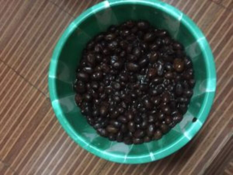 كيف يتم تحضير الخل العُماني الذي تشتهر به الباطنة؟