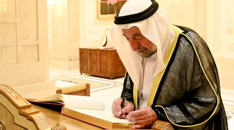 بالصور: حاكم الشارقة يزور الجامع الأكبر ويشهد عرضًا موسيقيًّا في دار الأوبرا السلطانية